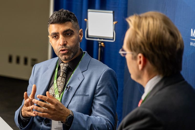 Presenting carousel photo 9