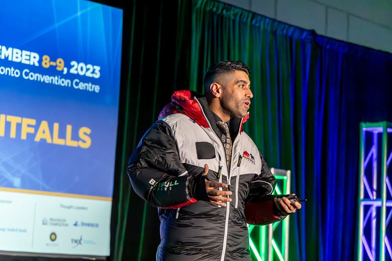 Presenting carousel photo 11